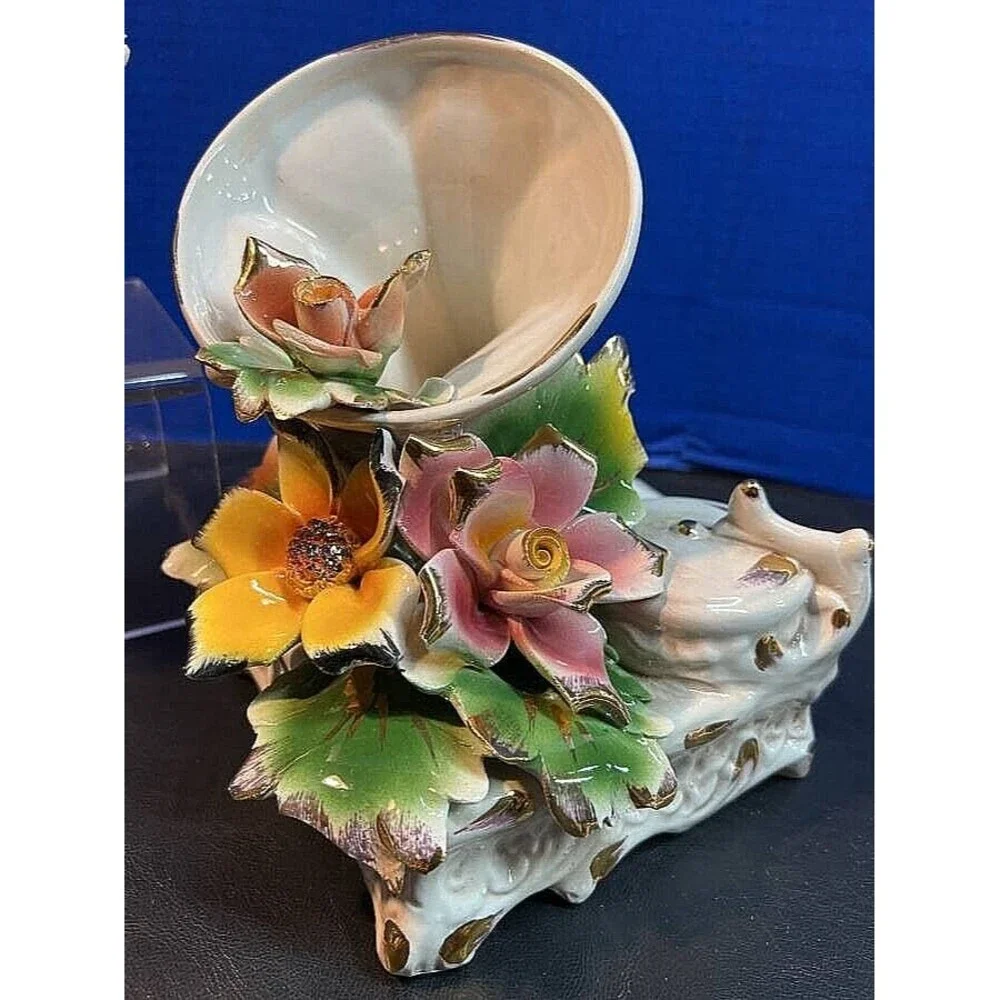 Vintage Italy Capodimonte Floral Phonograph w/Gold accents Large 8